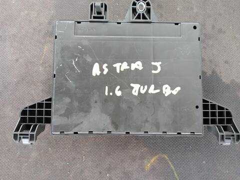 Foto 3ª: Caja Reles Fusibles Opel Astra SPORTIVE 1.6 16V SIDI TURBO 200CV (2011)