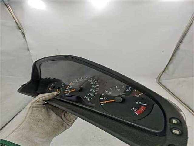 Foto 2ª: Cuadro de Instrumentos Mercedes Clase E 180 2.4 240 (210.061) [2.4 LTR. - 125 KW V6 18V CAT]