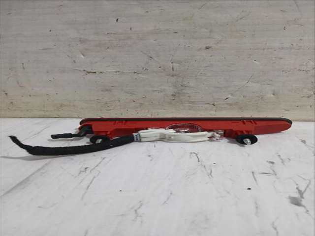 Foto 3ª: Piloto Trasero Central Peugeot Rifter 1.5 BLUEHDI 100 102CV [YHT (DV5RCF) YHY (DV5RD)] (2018)