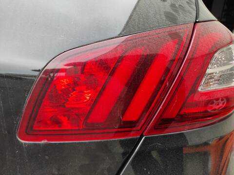 Piloto Portón Derecho Peugeot 308 HNY