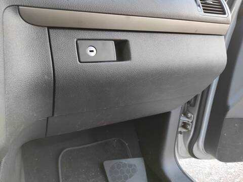 Guantera Volkswagen Touran BKD