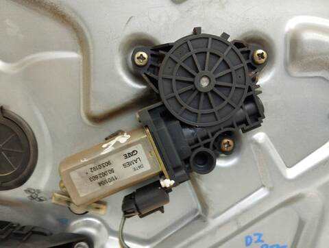 Foto 2ª: Elevalunas Eléctrico Delantero Izquierdo Fiat Stilo 1.9 JTD - 1.9 JTD 115 ACTIVE 116CV 85KW [192A1000] (2003)