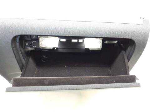 Foto 3ª: Guantera Volkswagen Scirocco 1.4 TSI 118KW) 160CV [CAV] (2009)