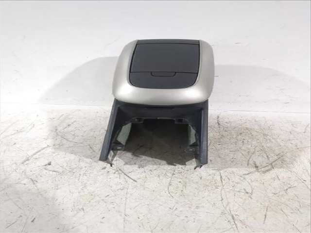 Consola Central Toyota Auris 1.6 ZRE151_) 124CV