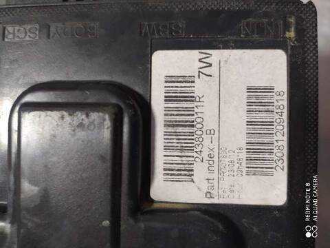 Foto 3ª: Caja Reles Fusibles Renault Megane CONFORT AUTHENTIQUE BERLINA 90CV 66KW II CLASSIC BERLINA [F9Q808] (2003)