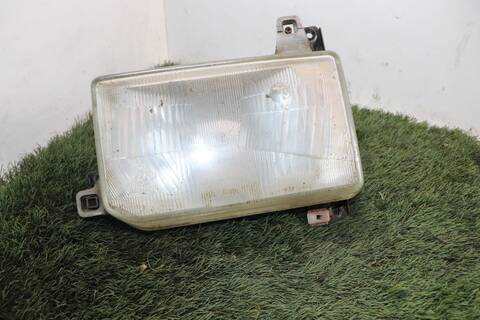 Faro Derecho Nissan Terrano 2.7 TD 99CV 73KW
