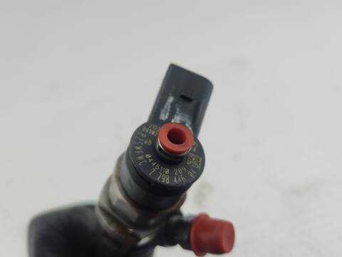 Foto 2ª: Inyectores Bmw Serie 1 114 118D BERLINA 143CV 105KW [N47D20C] (2008)