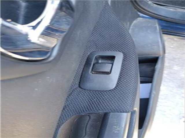 Foto 1ª: Botonera Elevalunas Nissan Qashqai 2.0 DCI 150CV 110KW [M1D,M9R] (2010)