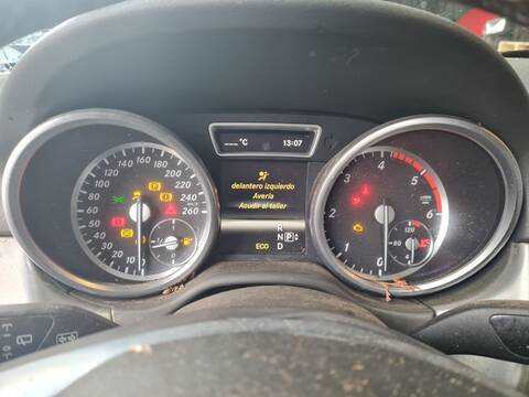 Foto 2ª: Cuadro de Instrumentos Mercedes Clase ML 350 3.0 D 258CV 190KW AUT. W166) BLUETEC 166.004) OM642 [OM642826] (2012)