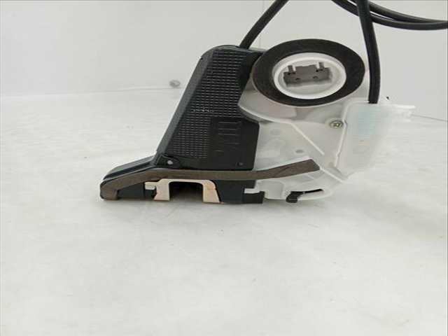 Foto 2ª: Cerradura Puerta Trasera Izquierda Toyota Yaris 1.5 HYBRID MXPJ10) 116CV 85KW [M15A-FXE] (2023)