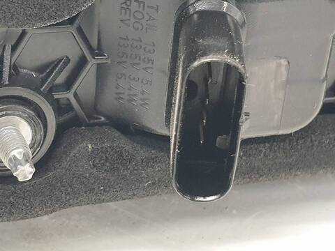 Foto 3ª: Piloto Trasero Central Alfa Romeo Tonale SPRINT