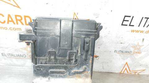 Foto 2ª: Caja Reles Fusibles Kia Sportage CONCEPT 4X2 116CV 85KW [D4FD] (2011)