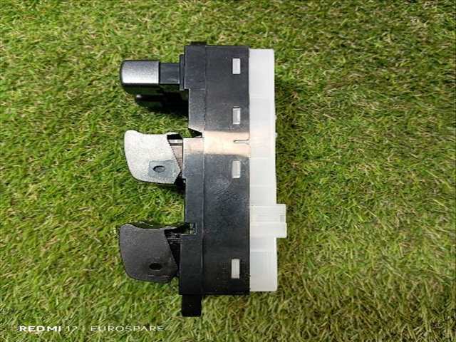 Foto 4ª: Botonera Elevalunas Nissan Navara 2.5 D D22 2.5 T 4P [YD25] (2004)