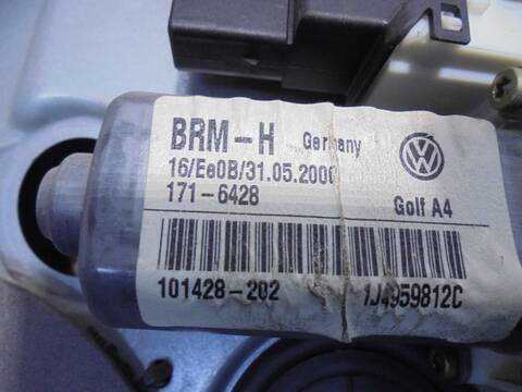 Foto 4ª: Elevalunas Manual Trasero Izquierdo Volkswagen Bora BERLINA 101CV 74KW [ALH] (2000)