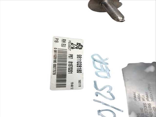 Foto 3ª: Piloto Trasero Derecho Peugeot 5008 1.6 THP 165 M45GZW M45GYW M45GYV) (2016)