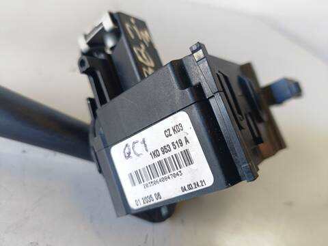 Foto 3ª: Mando Multifuncion Volkswagen Golf HIGHLINE 1 16V FSI 116CV (2003)