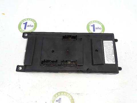 Foto 3ª: Caja Reles Fusibles Land Rover Discovery 2.0 TD4 150CV 60KW [204DTD] (2014)