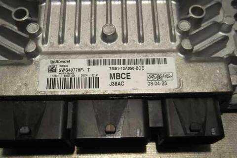 Foto 2ª: Centralita Motor ECU Ford Focus TITANIUM 116CV 85KW [KKDA] (2008)
