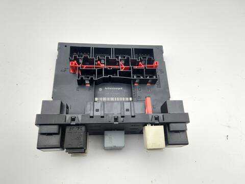 Caja Reles Fusibles Volkswagen Golf GTI BERLINA 200CV 147KW
