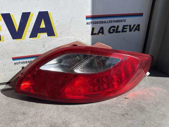 Foto 1ª: Piloto Trasero Derecho Mazda 2 1.6 DI 90CV [Y6] (2010)