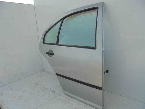 Foto 3ª: Puerta Trasera Derecha Volkswagen Bora BERLINA 101CV 74KW [ALH] (2000)