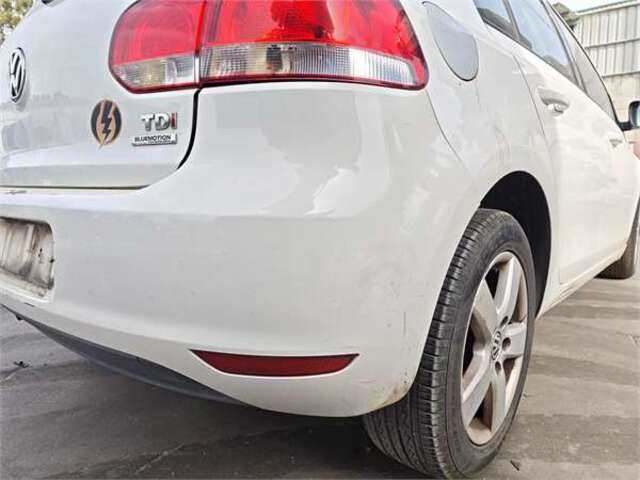 Foto 3ª: Paragolpes Trasero Volkswagen Golf 1.6 ADVANCE BLUEMOTION [1.6 LTR. - 77 KW TDI DPF] [CAYC]