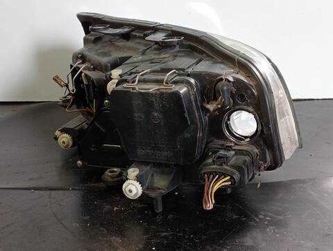Foto 3ª: Faro Derecho Skoda Superb COMFORT 2 V6 TDI CAT AYM) 155CV (2002)