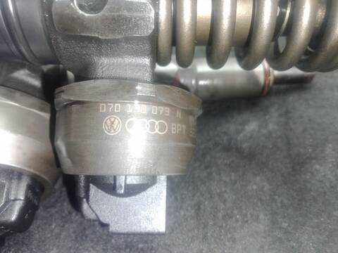 Foto 3ª: Inyectores Volkswagen Touareg 2.5 R5 TDI 174CV 128KW [BAC] (2003)