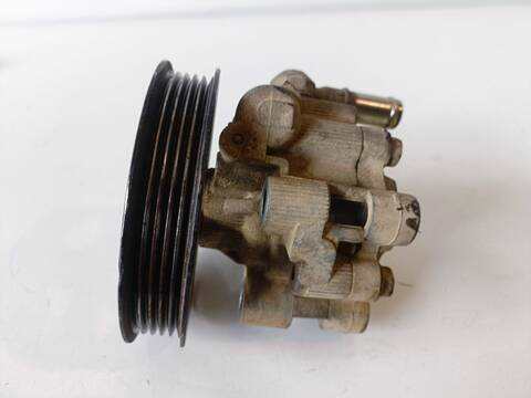 Foto 2ª: Bomba de Direccion Toyota Rav4 2.0 D-4D EXECUTIVE 4X4 2003 ) 116CV (2000)