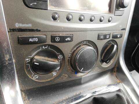 Foto 1ª: Mando Calefacción A. A. Opel Antara Z22D1 (2013)