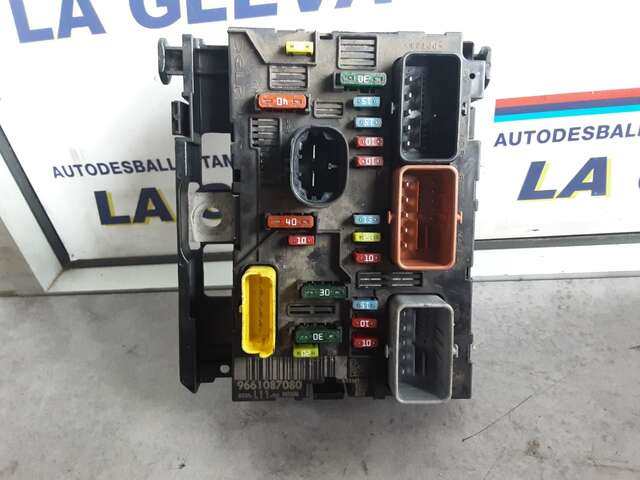 Foto 1ª: Caja Reles Fusibles Peugeot 307 1.6 16V110CV [NFU] (2005)