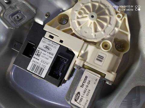 Foto 3ª: Elevalunas Eléctrico Delantero Derecho Ford Focus TREND 136CV 100KW [G6DD] (2008)