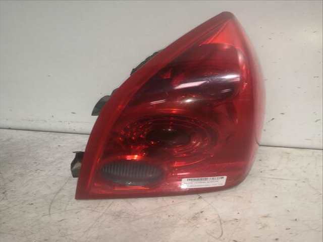 Piloto Trasero Derecho Nissan Primera YD22 BERLINA