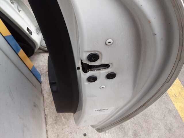 Foto 2ª: Puerta Trasera Derecha Renault Clio 1.5 DCI90CV [K9K 608] (2013)