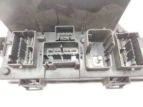 Foto 3ª: Caja Reles Fusibles Dodge Caliber 2.0 CRD 140CV 103KW [ECD,ECE] (2010)