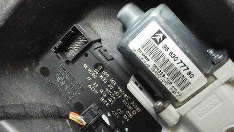 Foto 1ª: Elevalunas Eléctrico Delantero Derecho Citroen C6 EXCLUSIVE 204CV 150KW [UHZD (T17BTED4)] (2006)