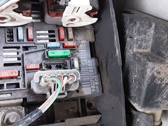 Caja Reles Fusibles Citroen Berlingo 1.6 HDI 90-92CV 0CV