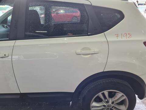 Foto 1ª: Puerta Trasera Izquierda Nissan Qashqai ACENTA 4X4 141CV 104KW [MR20DE] (2010)