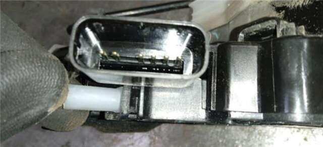 Foto 3ª: Cerradura Puerta Delantera Izquierda Hyundai i20 1.2 [G4LA]