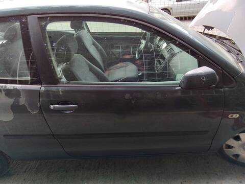 Foto 4ª: Puerta Delantera Derecha Volkswagen Polo 1.9 SDI 64CV 47KW [ASY] (2002)
