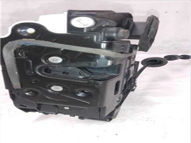 Foto 1ª: Cerradura Puerta Trasera Izquierda Skoda Rapid 1.6 TDI 105CV 77KW [CAYC,CLNA] (2014)
