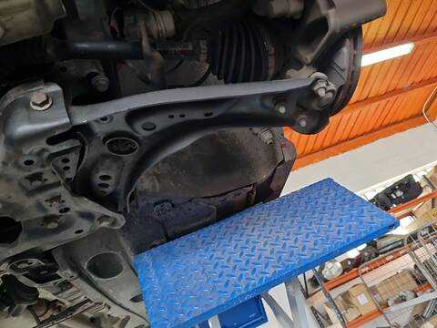 Brazo Suspension Delantero Izquierdo Volkswagen Golf 1.6 TDI 105CV 77KW