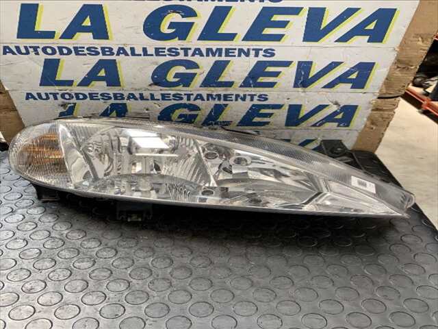 Faro Derecho Renault Megane 1.900 DTI 80CV/59KW / CLASSIC BA../LA..) DESDE 01/1996