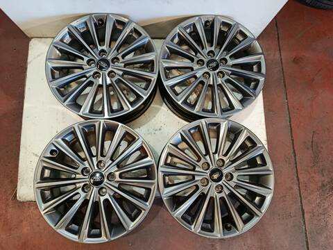 Juego LLantas Ford Focus M1DD BERLINA