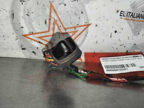 Foto 2ª: Botonera Elevalunas Nissan Terrano SLX 3-PTAS.) 101CV 74KW [TD27T] (1995)