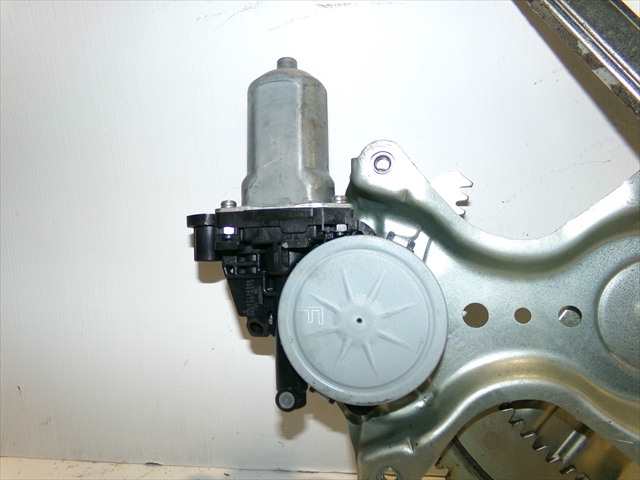 Foto 2ª: Elevalunas Eléctrico Delantero Derecho Mitsubishi Outlander 2.0 G 2012-2015, HIBDRIDO [4B11 S61+Y61] (2013)