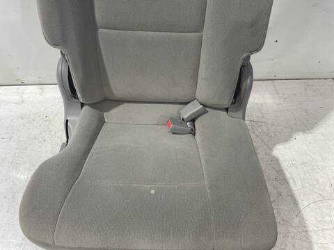 Foto 2ª: Asientos Traseros Kia Carnival 2.9 CRDI LX 144CV 106KW [J3] (2004)