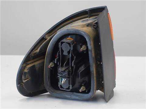 Foto 2ª: Piloto Trasero Derecho Renault Laguna 1.6 16V B568 B561) 107CV 79KW [G/ K4M] (1998)