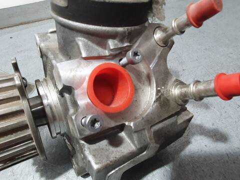 Foto 3ª: Bomba Inyeccion Peugeot 2008 1.6 E-HDI FAP 114CV 84KW [BH01] (2013)