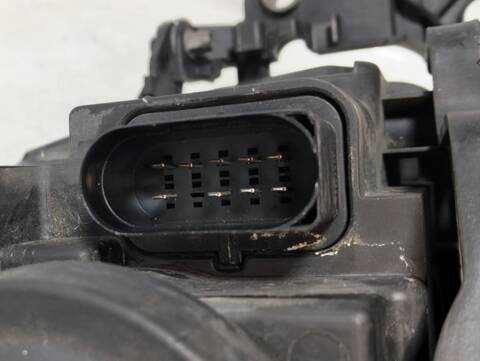 Foto 3ª: Faro Izquierdo Volkswagen Golf 1.6 TDI 90CV [CAYB] (2008)
